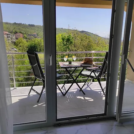 Apartman With Parking Space - 18146 Rijeka