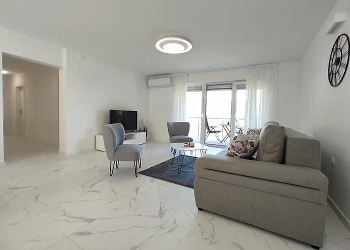With Parking Space - 18146 Appartement Rijeka