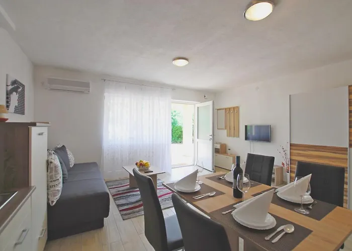 With Parking Space - 18146 Rijeka