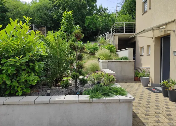 Appartement With Parking Space - 18146 *